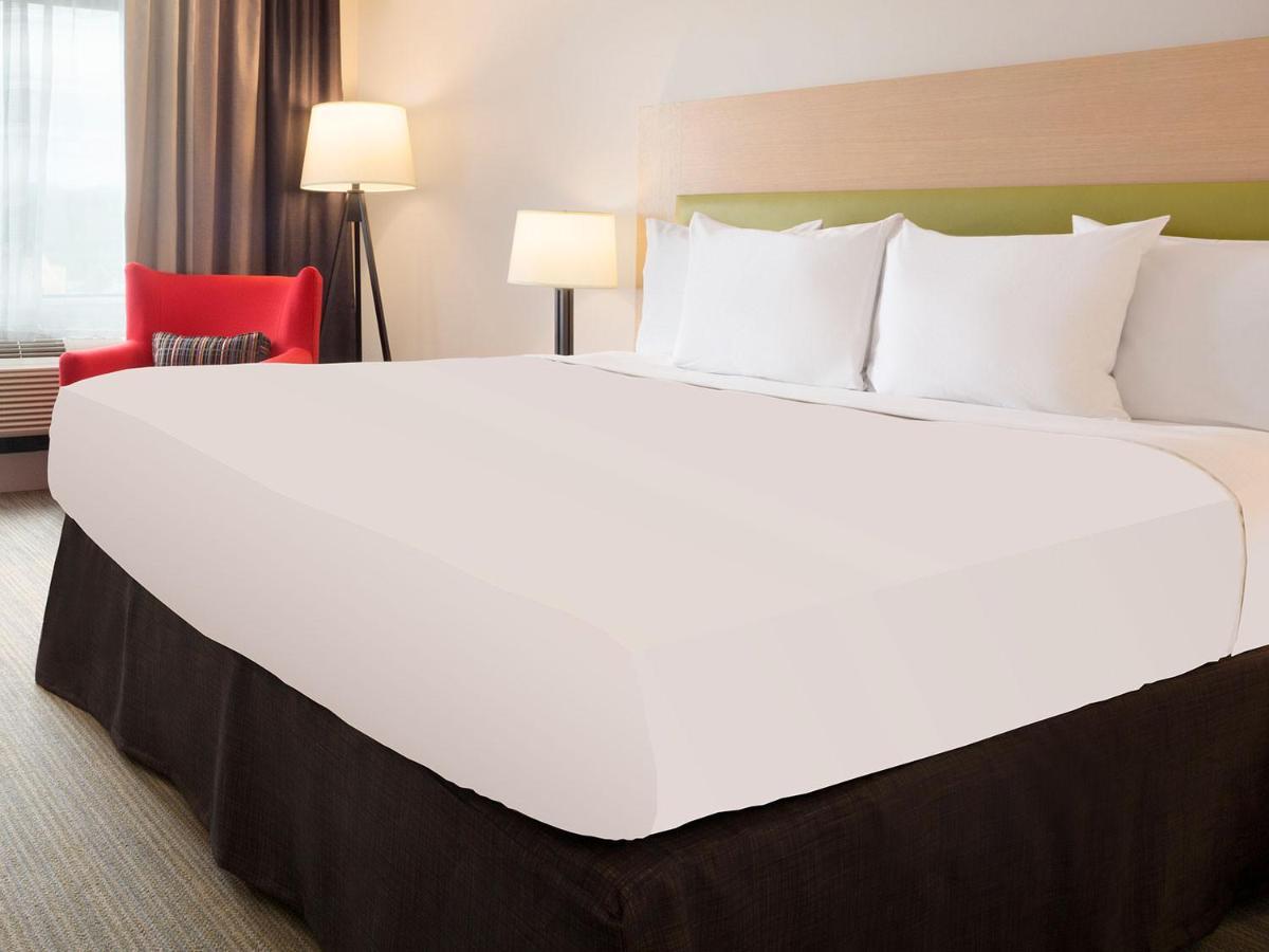 Country & By Radisson, Eagan, Mn Hotel 3*